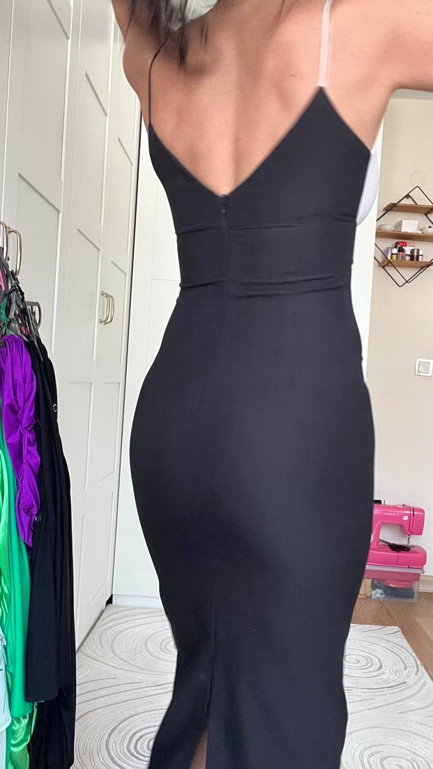 Siyah V Yaka Drapeli Midi Elbise - Görsel 4