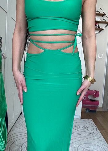 Yeşil Drapeli Uzun Kadın Elbise - Görsel 5