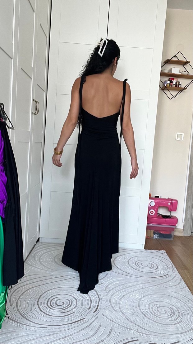 Siyah Uzun Drapeli V Yakalı Elbise - Görsel 3