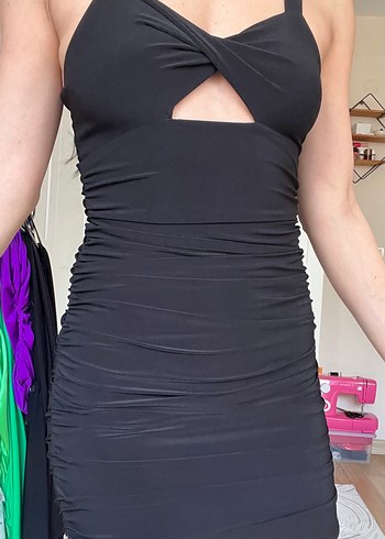 Siyah V Yaka Mini Elbise - Görsel 4