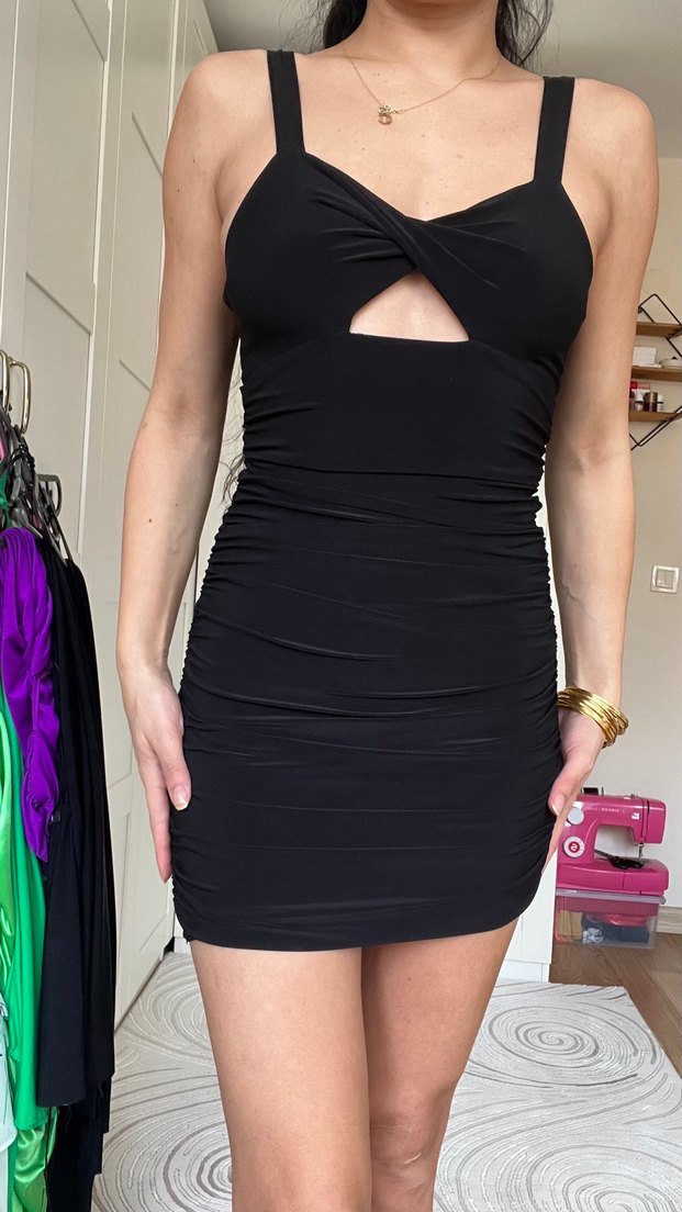 Siyah V Yaka Mini Elbise - Görsel 2