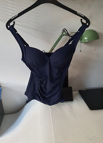 Marks & Spencer Vücudu örten bikini üstü 