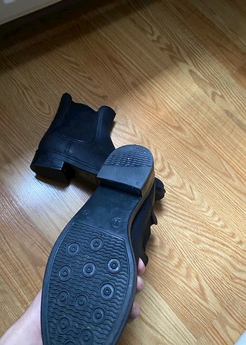 Siyah Dolgu Topuklu Lastik Bot - Görsel 3