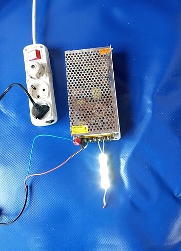 Beden Renk 12 volt LED adaptörü