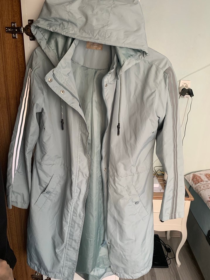 Kadın Yağmurluk Kapüşonlu 36 beden LC Waikiki - Görsel 2