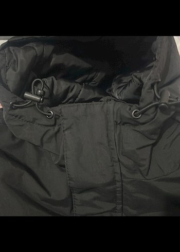 Pull and Bear Siyah Kapüşonlu Kadın Kışlık Ceket