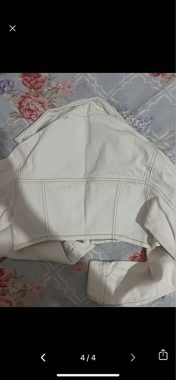 xs Beden beyaz Renk Bershka denim crop ceket