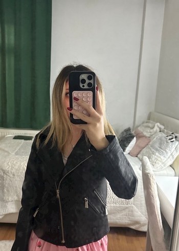 Siyah Parlak Kadın Deri Ceket