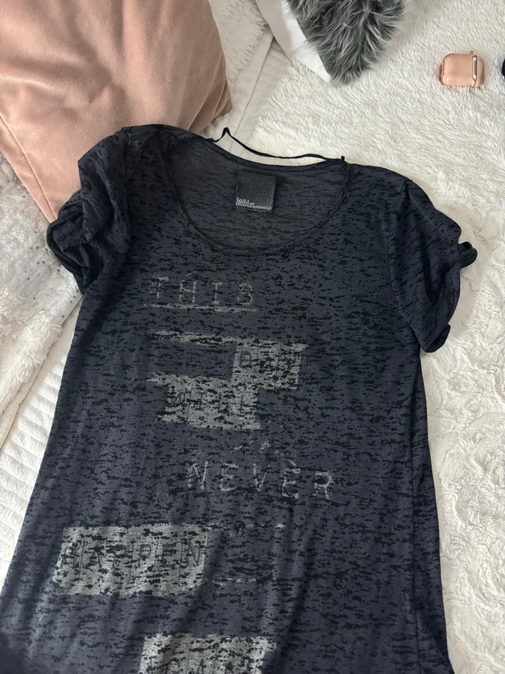 V Yaka Kısa Kollu Siyah - Görsel 2