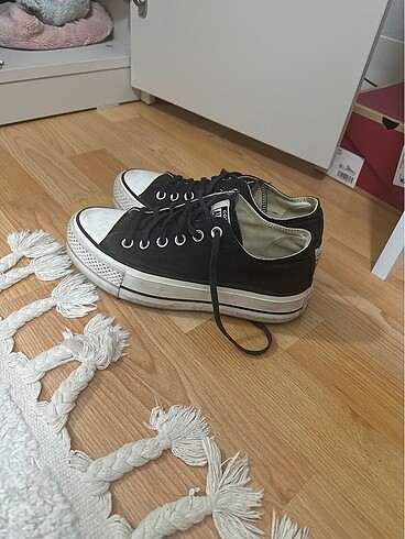 Siyah converse