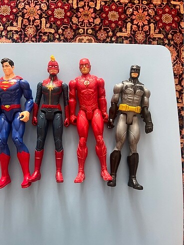  Beden Marvel Ailesi, DC Ailesi