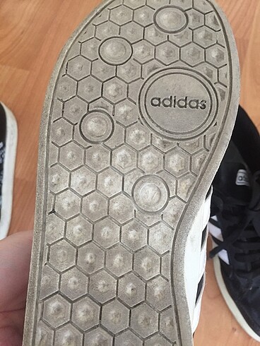 37 Beden siyah Renk Adidas spor ayakkabı