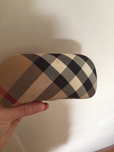 #Burberry marka gözlük kabı