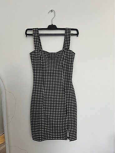 H&M Siyah Beyaz Mini elbise