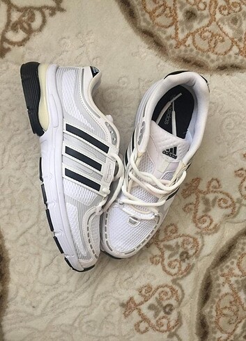 Adidas beyaz spor ayakkabı 