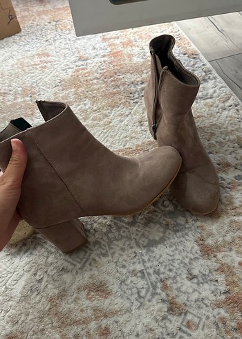 36 Beden Bej Süet Kadın Dolgu Topuklu Bot