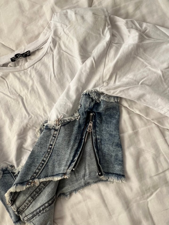 Beyaz Kot Detaylı Kısa Kollu Tişört - Görsel 3