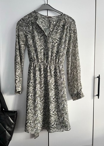 H&M yeşil çiçekli uzun kollu elbise