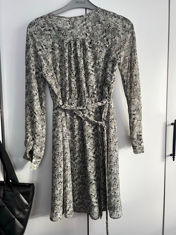 H&M yeşil çiçekli uzun kollu elbise - Görsel 3