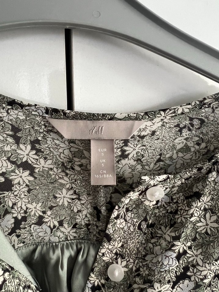 H&M yeşil çiçekli uzun kollu elbise - Görsel 2