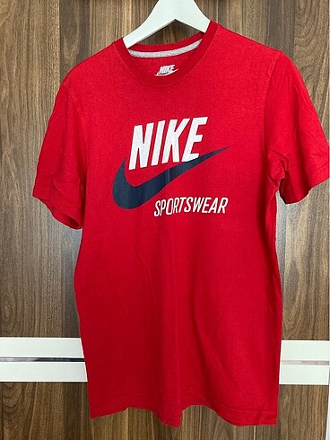 Orjinal Nike L Tişört