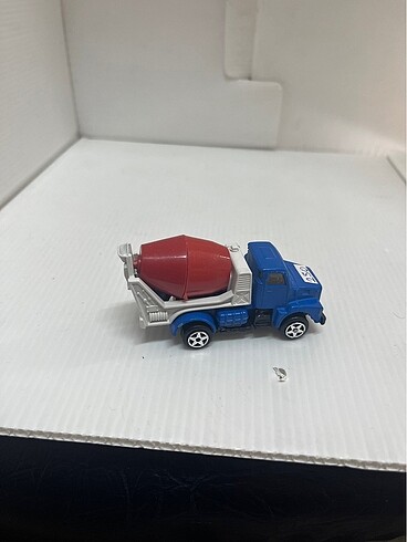  Beden Renk Volvo Harç Kamyonu
