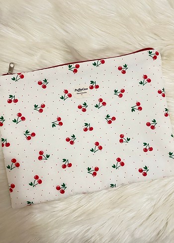 Kirazlı pc çantası ve 3 adet makyaj çantası