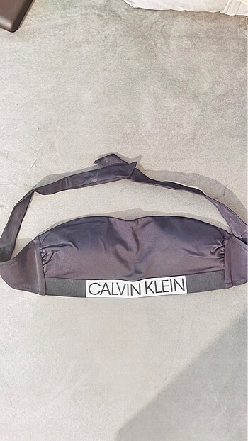 Calvin bikini üstü