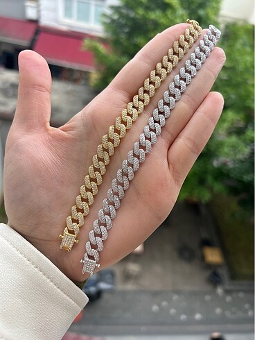 Beden 925 ayar gümüştür
