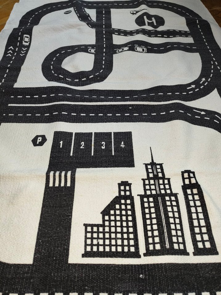 Siyah Beyaz Çocuk Kilimi Şehir Desenli - Görsel 3