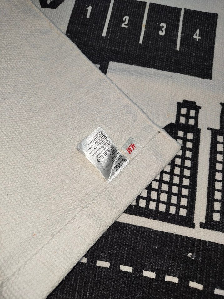 Siyah Beyaz Çocuk Kilimi Şehir Desenli - Görsel 2