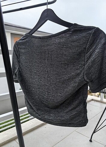 Koton yeşil simli crop bluz - Görsel 4