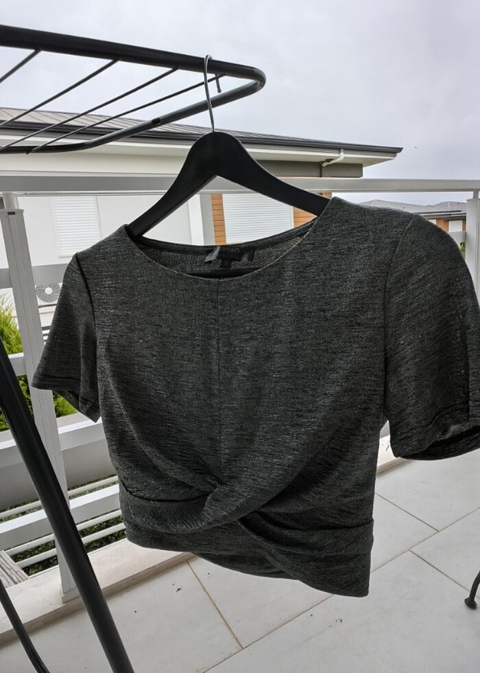 Koton yeşil simli crop bluz - Görsel 3