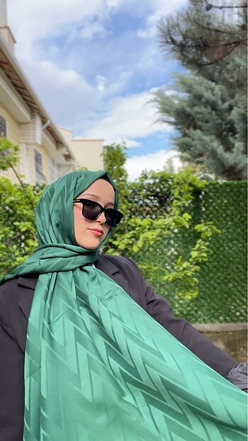 Zümrüt yeşili jakar şal