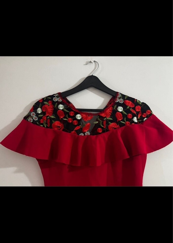 Kırmızı abiye - Görsel 3