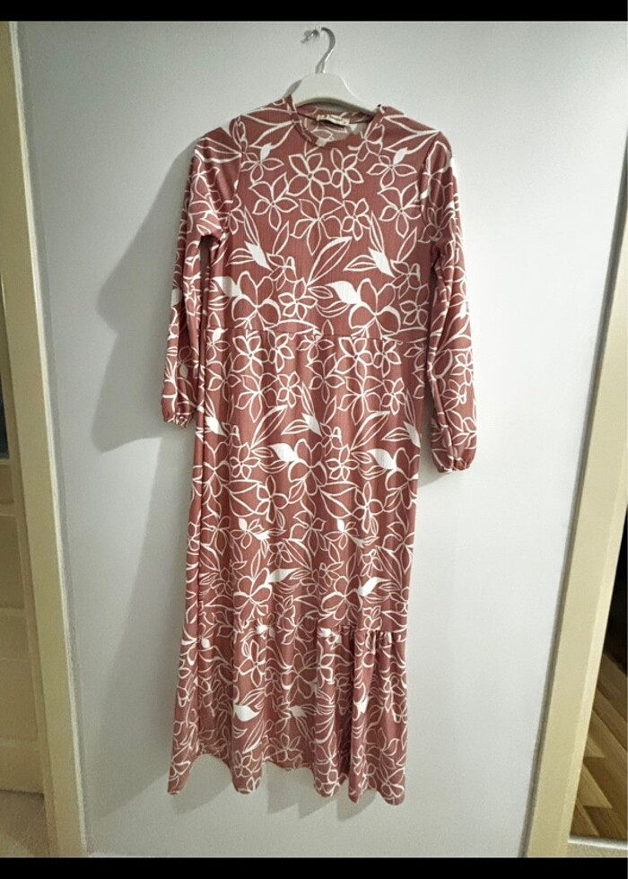 Pembe tesettür elbise - Görsel 3