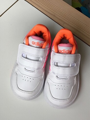 23 Beden beyaz Renk Adidas Bebek Ayakkabı