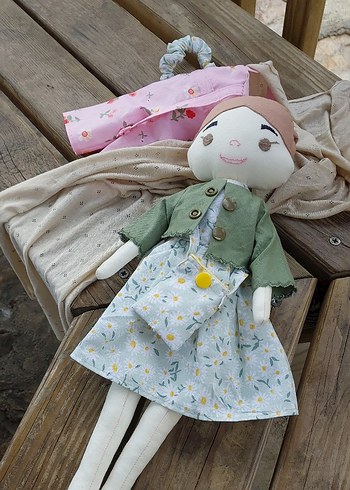 Gri Pastel Tonlarda Bez Bebek . küçük cantasi ve 1 yedek kıyafet - Görsel 6