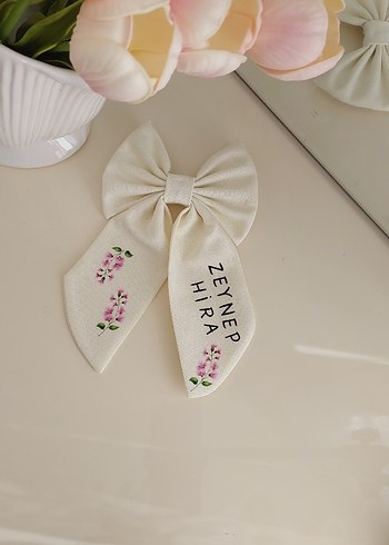 Nakışlı Beyaz Fiyonk Saç Tokası - Görsel 2