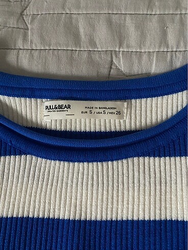 Pull and Bear Pull&Bear crop triko kazak