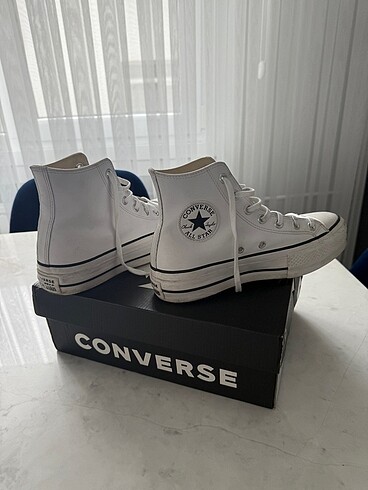 37,5 Beden Beyaz Deri Converse Kalın Taban