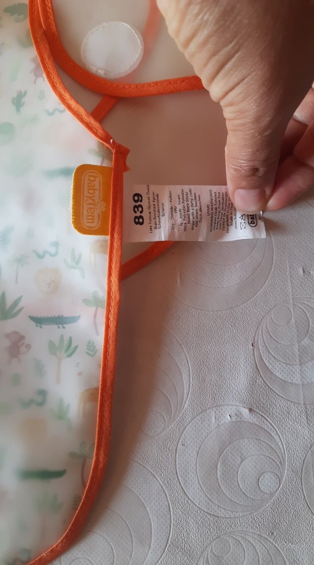 Renkli Desenli Bebek Önlüğü - Görsel 4