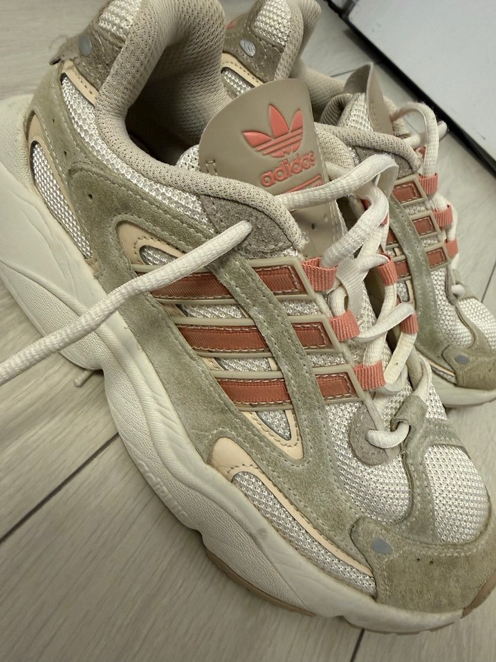 Adidas Beyaz Pastel Renkli Bağcıklı Sneakers - Görsel 3