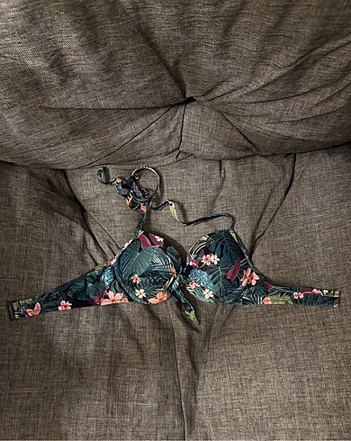 Bikini üstü