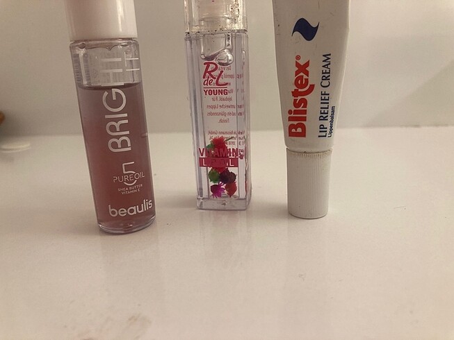 Diğer Beaulis ve Blistex Dudak bakim yagi ve bakim kremi