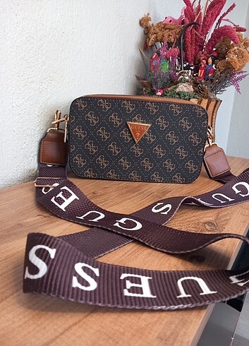 Beden kahverengi Renk GUESS KUTU OMUZ ÇANTA