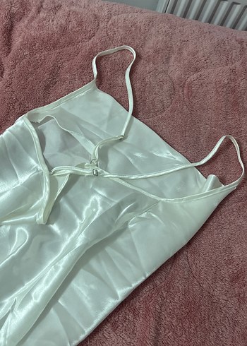 Beyaz saten mını elbıse - Görsel 2