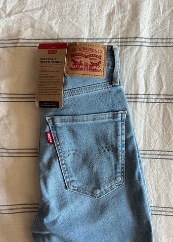 Levi's Gri Sıkı Kesim Kadın Kot Pantolon