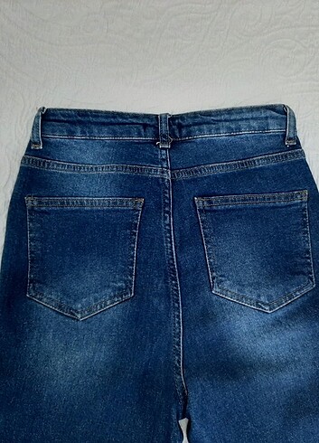 36 Beden 2 adet TRENDYOL JEAN PANTOLON