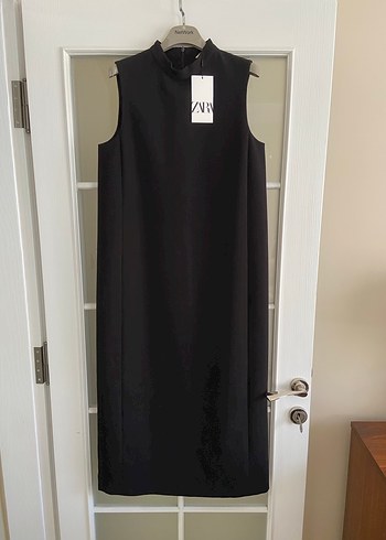 Zara Siyah Yüksek Yakalı Uzun Elbise - Görsel 9